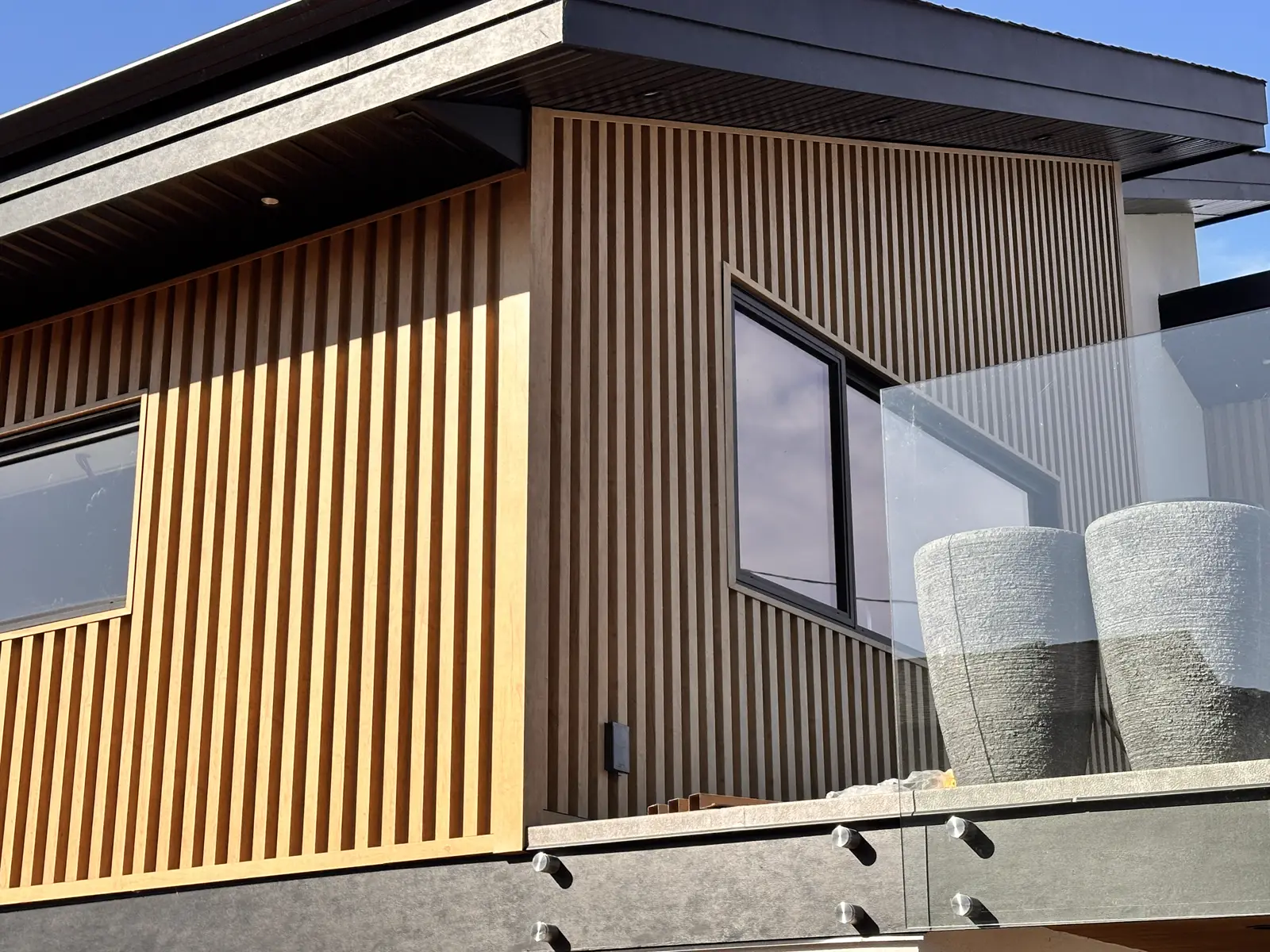 Wood-look steel siding
